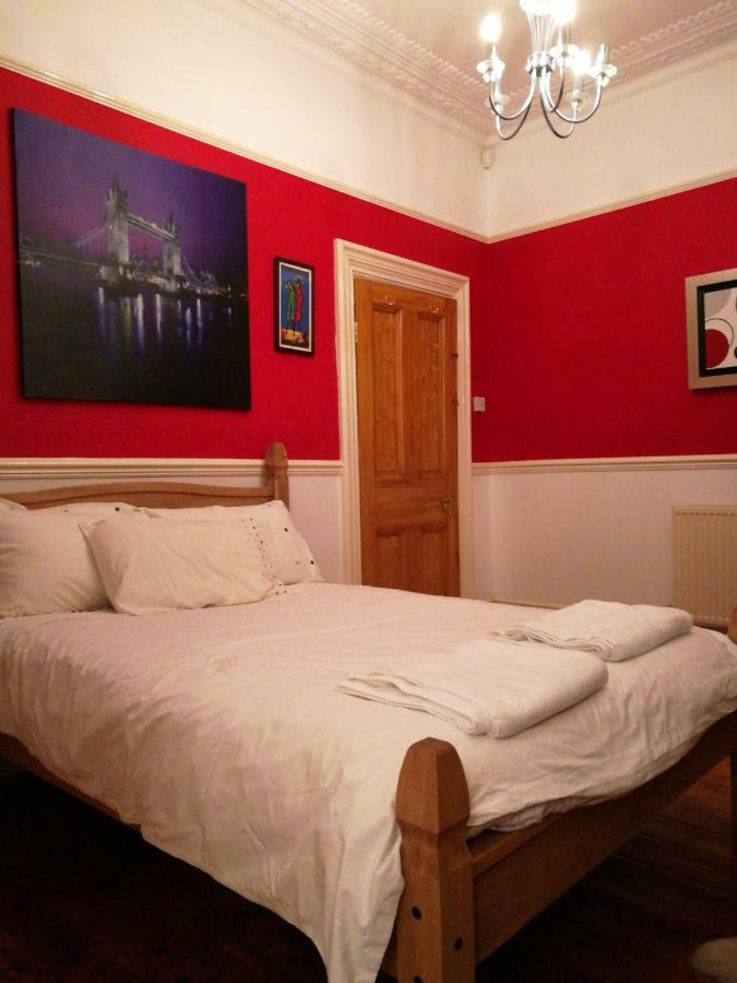 Hôtel Beautiful Victorian House à Cardiff Extérieur photo